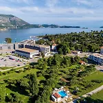 Mali Paradiso - Two Bedroom With Balcony And Pool View A4 Apartmán *