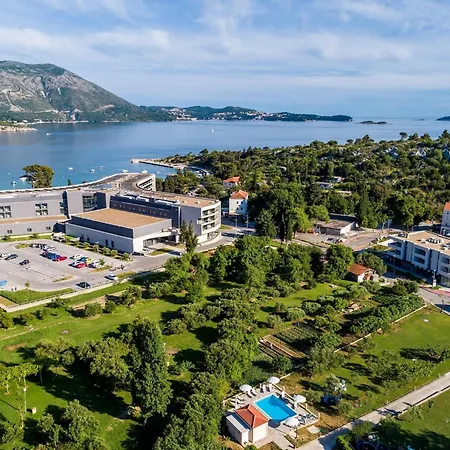 Mali Paradiso - Two Bedroom With Balcony And Pool View Apartment *
