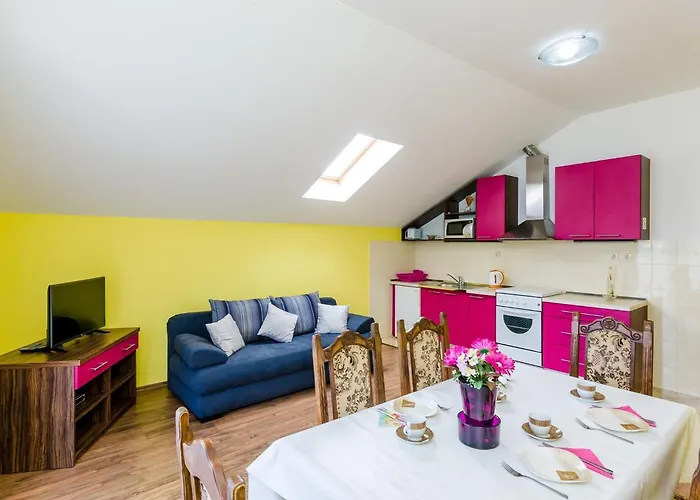 Mali Paradiso - Two Bedroom With Balcony And Pool View A4